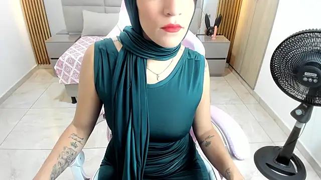 Zulema hamdi online show from 02/02/25, 12:02