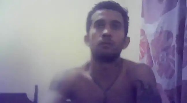 Snapshot of EstebanAkyLu chatting on 01/17/25, 09:28 EstebanAkyLu online show from 01/17/25, 09:28