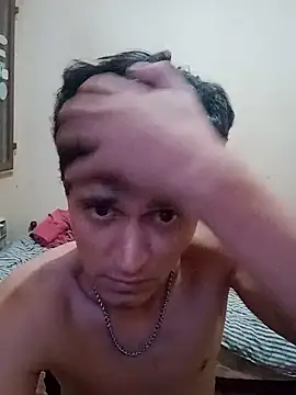 Snapshot of EstebanAkyLu chatting on 02/04/25, 04:15 EstebanAkyLu online show from 02/04/25, 04:15