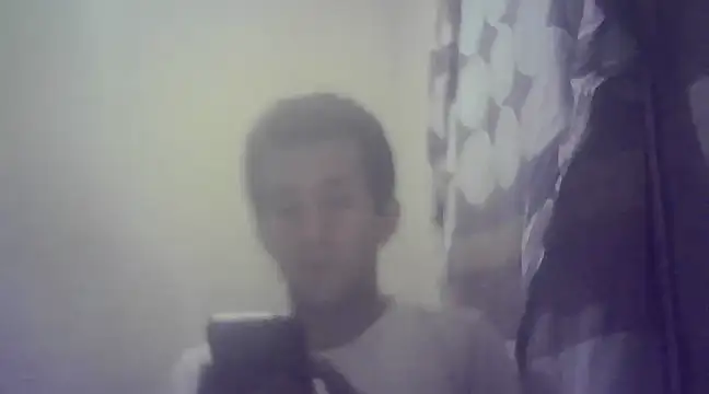 Snapshot of EstebanAkyLu chatting on 02/04/25, 07:18 EstebanAkyLu online show from 02/04/25, 07:18