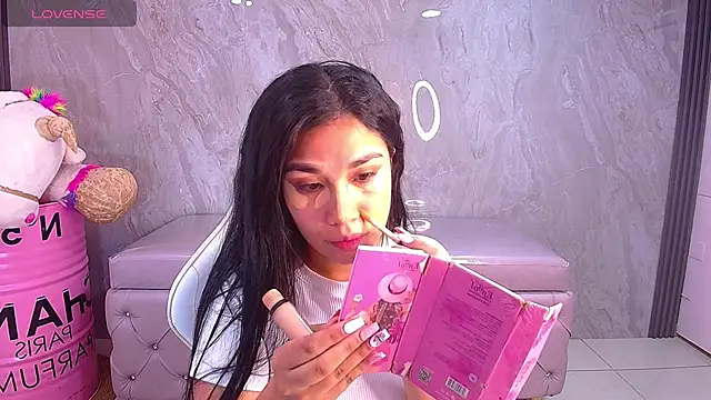 Skye Little v online show from 10/08/25, 03:37