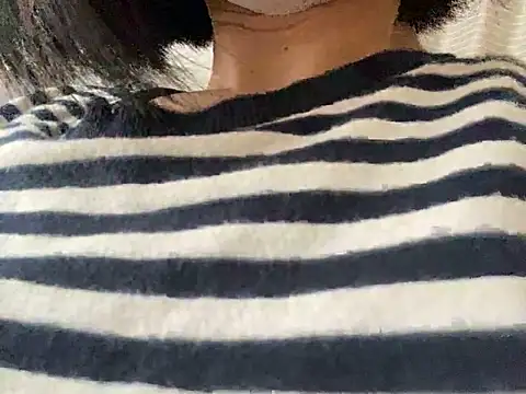 Snapshot of riri_riri_jp chatting on 11/08/25, 03:39 riri riri jp online show from 11/08/25, 03:39