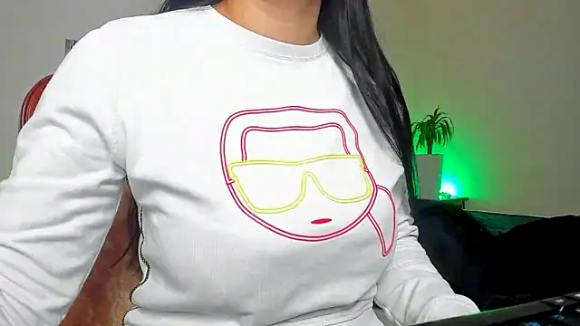 Snapshot of Tianiaa chatting on 01/30/25, 09:36 Tianiaa online show from 01/30/25, 09:36