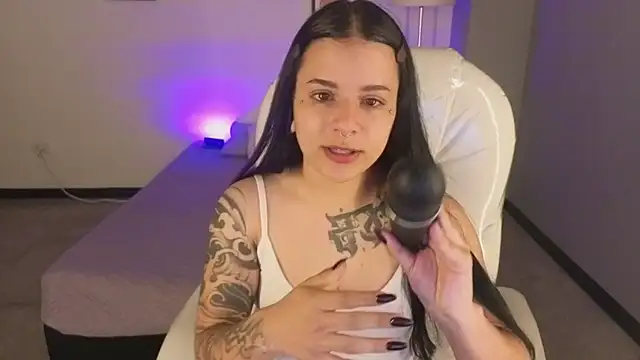 Nicole Foxx  online show from 10/10/25, 07:46