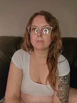 TattedMamaXOXO online show from 11/24/25, 09:03