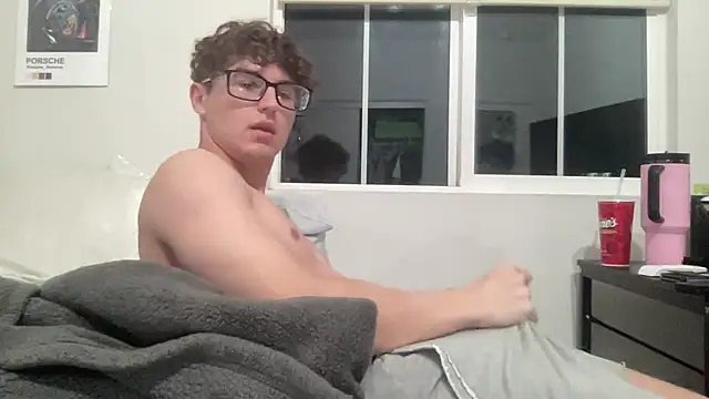 Snapshot of ryan_28747 chatting on 03/06/25, 04:30 ryan 28747 online show from 03/06/25, 04:30