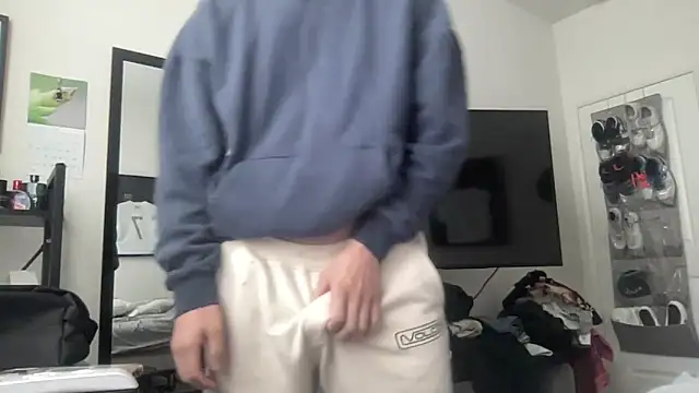 Snapshot of ryan_28747 chatting on 11/04/25, 07:35 ryan 28747 online show from 11/04/25, 07:35