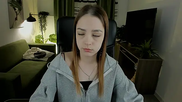Snapshot of PamBeesly chatting on 03/19/25, 08:12 PamBeesly online show from 03/19/25, 08:12