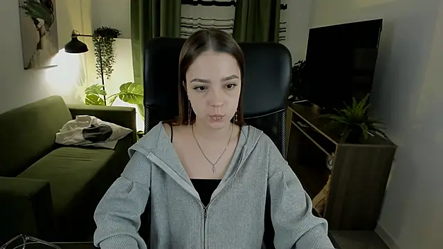 Snapshot of PamBeesly chatting on 03/19/25, 05:39 PamBeesly online show from 03/19/25, 05:39