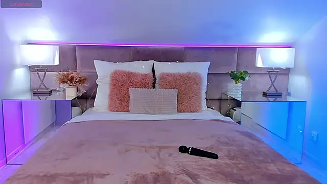 SusanBlair online show from 10/26/25, 01:28