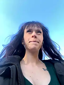 Snapshot of Ciara2004 chatting on 11/07/25, 10:37 Ciara2004 online show from 11/07/25, 10:37