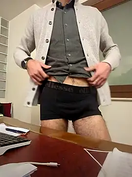 Snapshot of AvvocatoPorco chatting on 01/30/25, 06:43 AvvocatoPorco online show from 01/30/25, 06:43