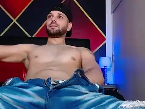 Snapshot of Cristian_white chatting on 03/13/25, 10:43 Cristian white online show from 03/13/25, 10:43