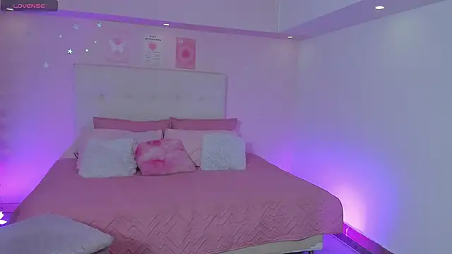 Snapshot of ScarlettDreamss7 chatting on 11/02/25, 03:25 ScarlettDreamss7 online show from 11/02/25, 03:25