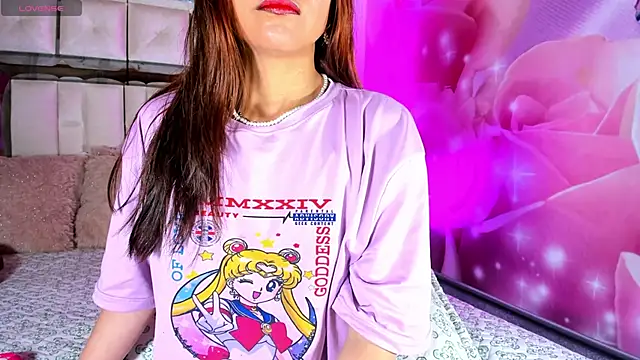 Snapshot of emili_clark chatting on 10/14/25, 05:08 emili clark online show from 10/14/25, 05:08