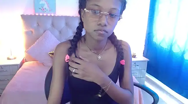 Snapshot of LITTLEDOLLHOT chatting on 01/24/25, 05:53 LITTLEDOLLHOT online show from 01/24/25, 05:53