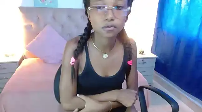 Snapshot of LITTLEDOLLHOT chatting on 01/24/25, 08:54 LITTLEDOLLHOT online show from 01/24/25, 08:54