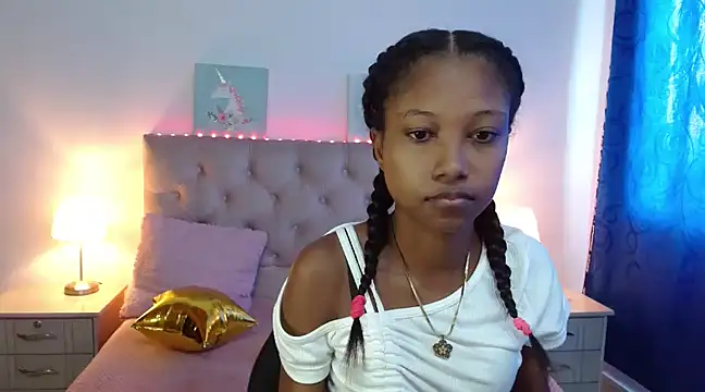 Snapshot of LITTLEDOLLHOT chatting on 01/28/25, 02:21 LITTLEDOLLHOT online show from 01/28/25, 02:21