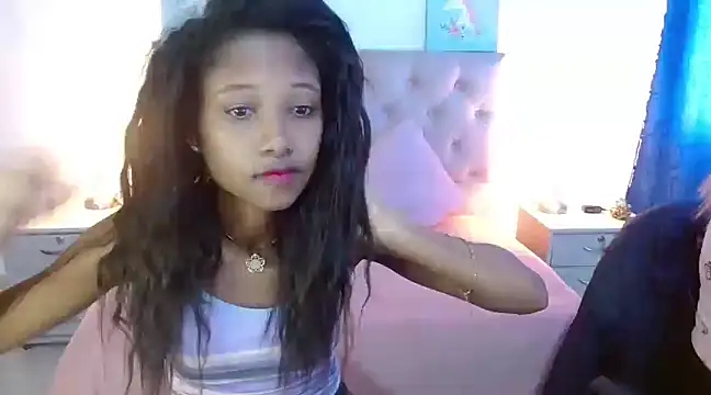 Snapshot of LITTLEDOLLHOT chatting on 02/11/25, 02:24 LITTLEDOLLHOT online show from 02/11/25, 02:24