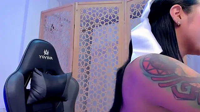 Snapshot of sophierooy22 chatting on 12/18/24, 06:14 sophierooy22 online show from 12/18/24, 06:14