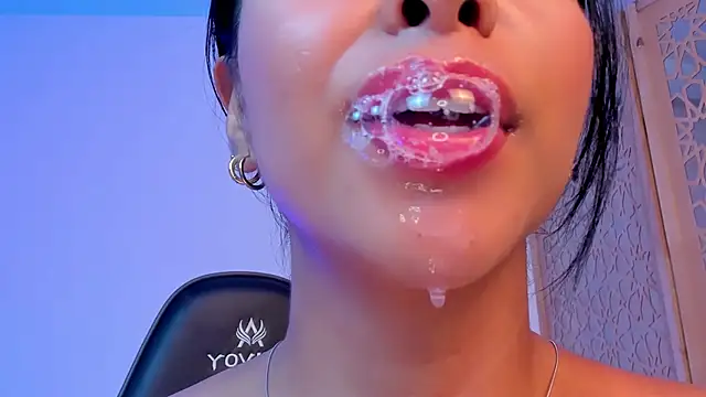 Snapshot of sophierooy22 chatting on 01/30/25, 07:48 sophierooy22 online show from 01/30/25, 07:48