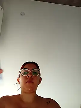 Snapshot of brithany_olson25 chatting on 02/16/25, 01:38 brithany olson25 online show from 02/16/25, 01:38