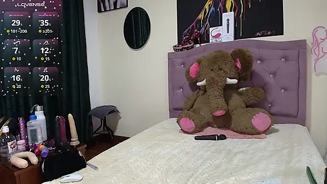 Emmie Hot online show from 09/26/25, 12:09