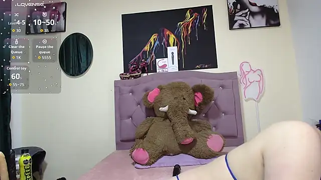 Emmie Hot online show from 10/04/25, 12:25