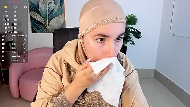 Snapshot of Ayha_khalaf chatting on 10/09/25, 01:14 Ayha khalaf online show from 10/09/25, 01:14