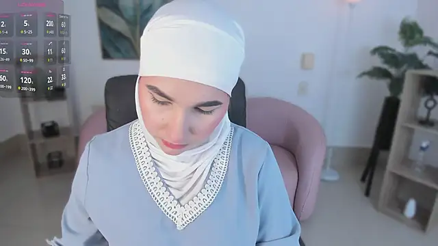 Snapshot of Ayha_khalaf chatting on 11/09/25, 01:04 Ayha khalaf online show from 11/09/25, 01:04