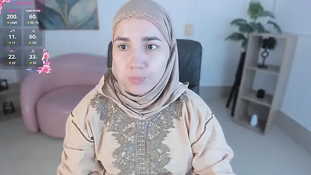 Snapshot of Ayha_khalaf chatting on 11/15/25, 01:03 Ayha khalaf online show from 11/15/25, 01:03