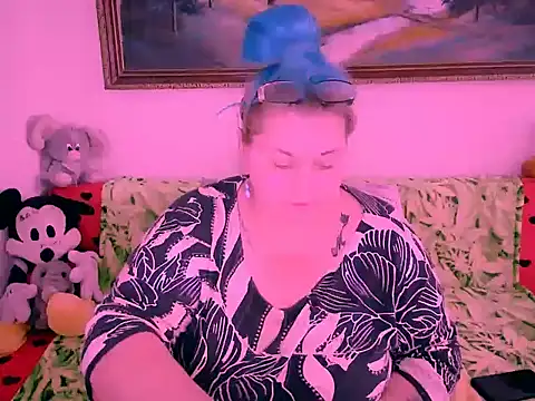 mayamayx online show from 10/17/25, 11:02