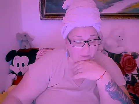 mayamayx online show from 11/10/25, 08:08