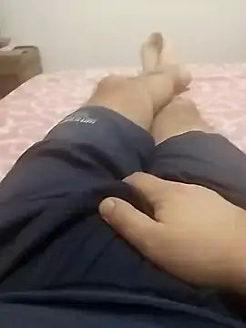 Snapshot of ALEX19833 chatting on 01/19/25, 03:32 ALEX19833 online show from 01/19/25, 03:32