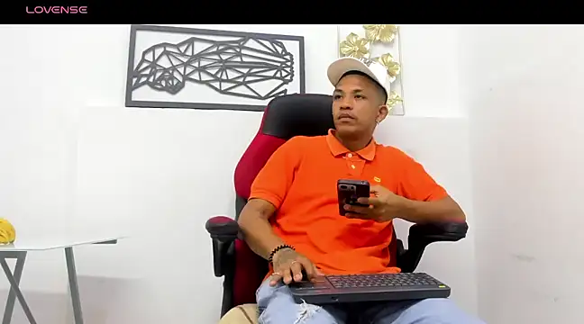 Snapshot of carlos_alber12 chatting on 03/08/25, 07:20 carlos alber12 online show from 03/08/25, 07:20