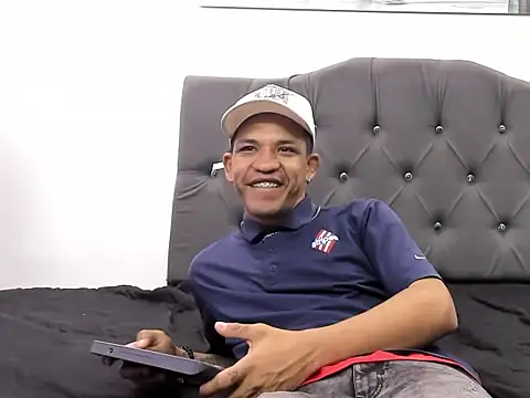 Snapshot of carlos_alber12 chatting on 03/22/25, 12:14 carlos alber12 online show from 03/22/25, 12:14