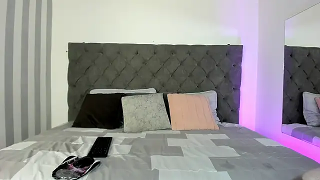 Snapshot of Alahia_Am chatting on 03/07/25, 11:29 Alahia Am online show from 03/07/25, 11:29