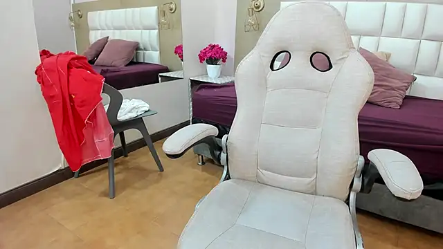 Snapshot of Alahia_Am chatting on 09/27/25, 11:37 Alahia Am online show from 09/27/25, 11:37