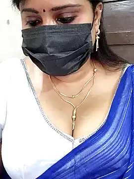 Queenflowerr online show from 01/27/25, 07:03