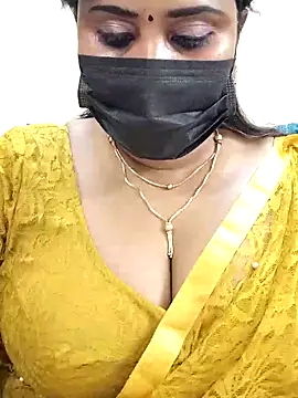 Queenflowerr online show from 03/10/25, 06:45