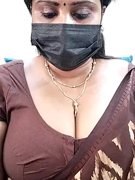 Queenflowerr online show from 03/21/25, 10:06