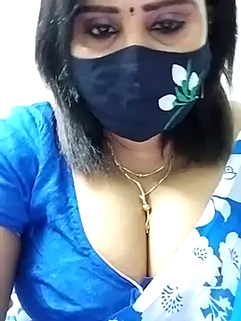 Queenflowerr online show from 09/10/25, 05:02