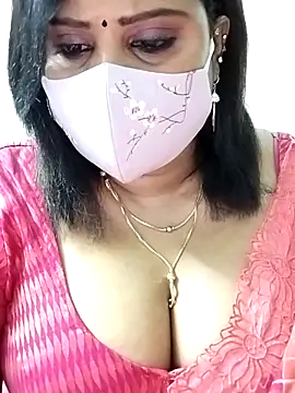 Queenflowerr online show from 09/11/25, 05:46