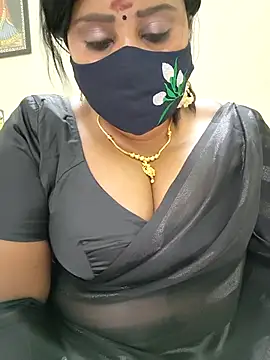 Queenflowerr online show from 11/06/25, 04:52