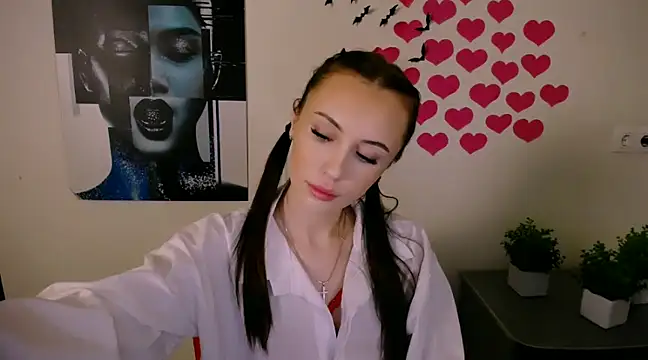 Snapshot of Nikonara_Love chatting on 01/23/25, 03:54 Nikonara Love online show from 01/23/25, 03:54