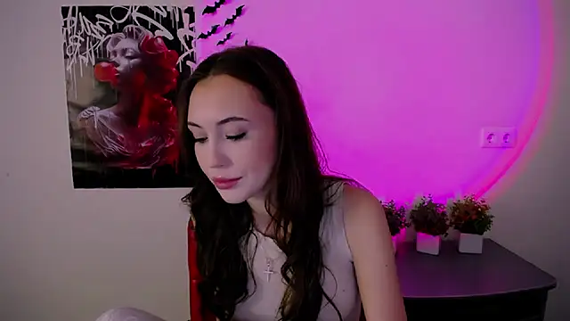 Snapshot of Nikonara_Love chatting on 02/02/25, 02:02 Nikonara Love online show from 02/02/25, 02:02