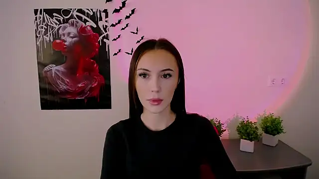 Snapshot of Nikonara_Love chatting on 02/05/25, 12:27 Nikonara Love online show from 02/05/25, 12:27