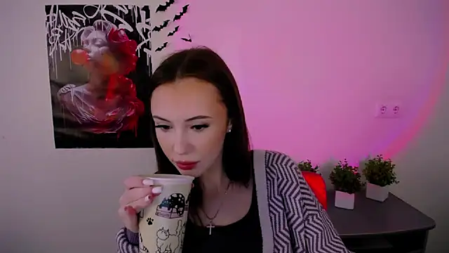 Snapshot of Nikonara_Love chatting on 02/10/25, 09:47 Nikonara Love online show from 02/10/25, 09:47