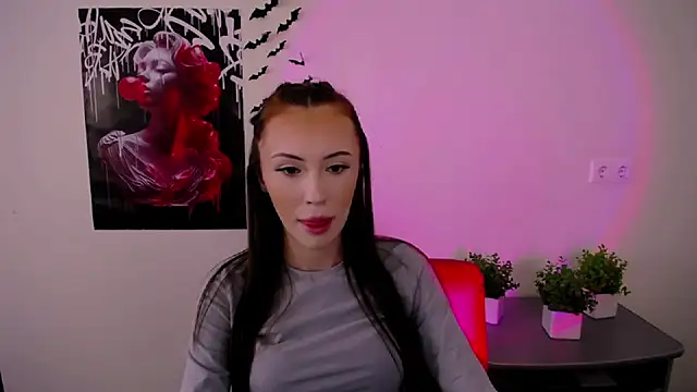 Snapshot of Nikonara_Love chatting on 02/15/25, 12:43 Nikonara Love online show from 02/15/25, 12:43