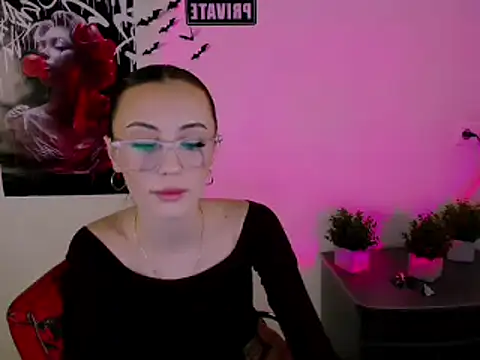 Snapshot of Nikonara_Love chatting on 03/09/25, 07:15 Nikonara Love online show from 03/09/25, 07:15